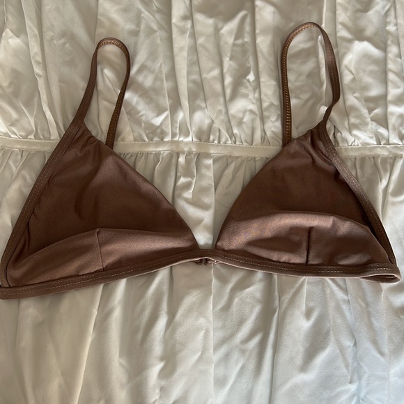 Good American swimsuit tops - Picture 3 of 3